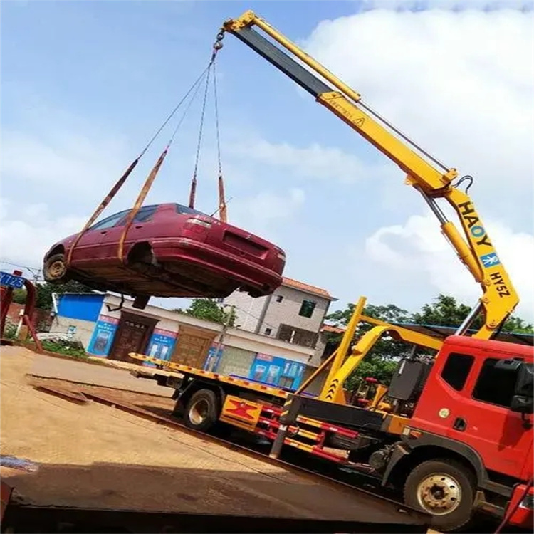 九合垸原种场吊车吊汽车的正确方法